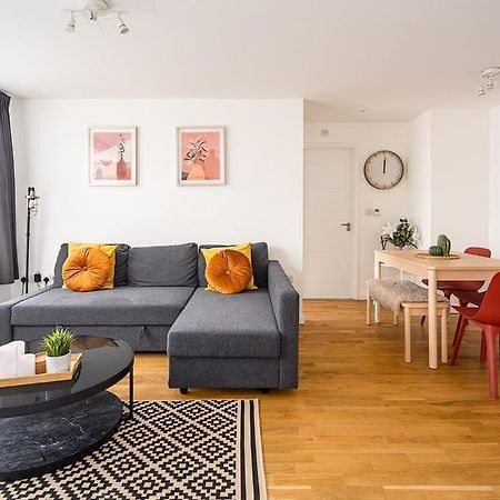 Contemporary City Centre Apartment With Parking Bath Buitenkant foto
